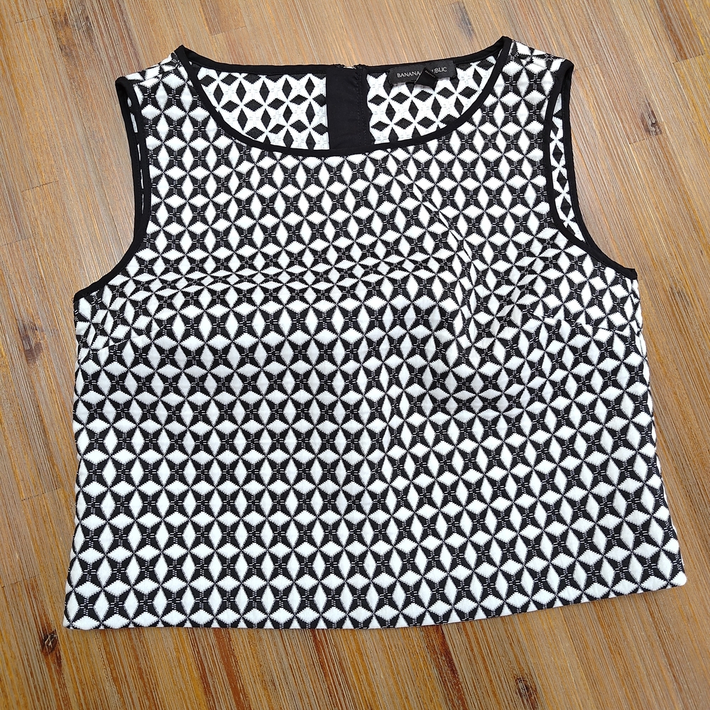 Banana Republic geometric pattern box fit crop zip back tank top womans sz small